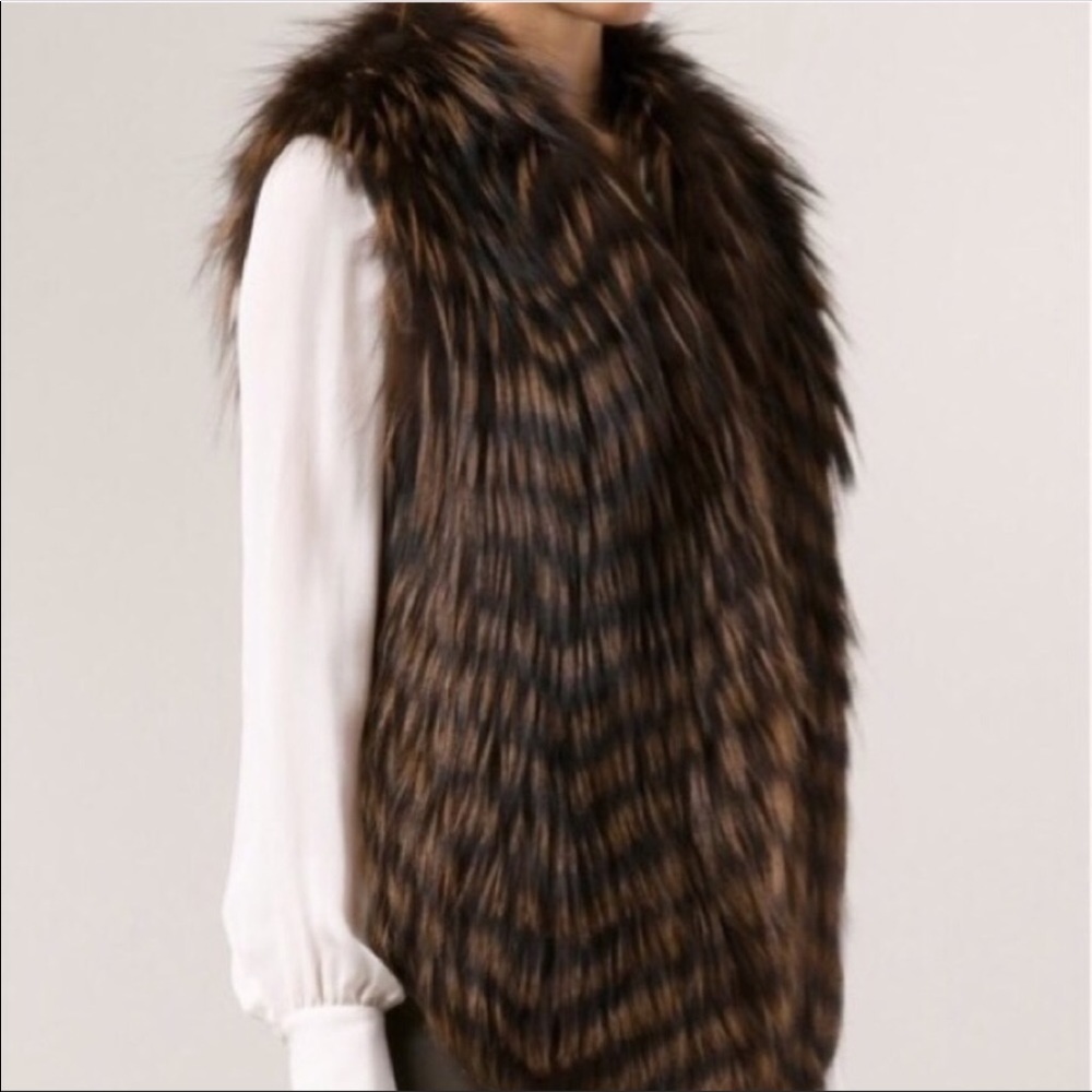 SOLD!! Haute Hippie Fox Fur Vest - Picture 4 of 8